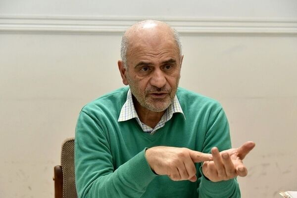 هشدار فرشاد مومنی:  برنامه هفتم فقط رانت و پول پخش کردن است