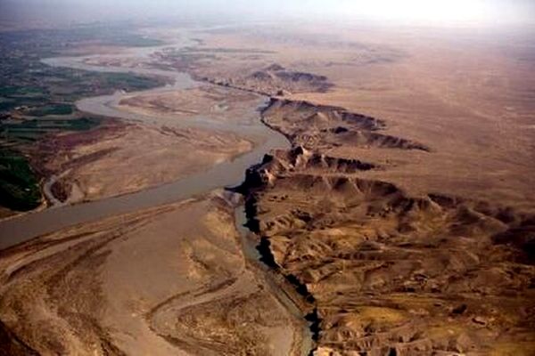 حقابه هیرمند در مزارع خشخاش افغانستان ؟
