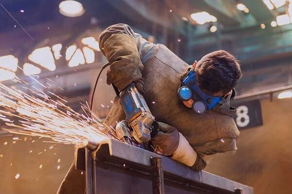 ضرورت درج عنوان شغلی نیروی کار در لیست بیمه/حقوق کارگران چطور پایمال می‌شود؟ 