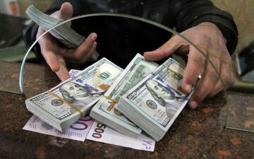 قیمت دلار در صرافی ملی امروز 8 بهمن 1401