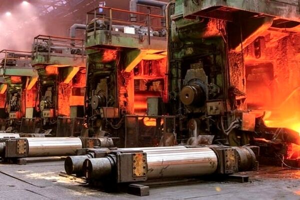 تیغ ناترازی برق و گاز بر گلوی کارخانه‌های فولاد