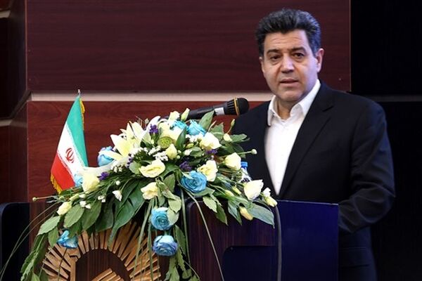 انتقاد سلاح‌ورزی از راهکار دولت برای مهار تورم /  فشار به تولیدکنندگان نیاورید، موتورهای ایجاد نقدینگی را خاموش کنید