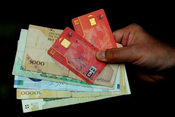 بازی دو سر برد دولت/دریافت همزمان سود عوارض واردات خودرو و قیمت بنزین