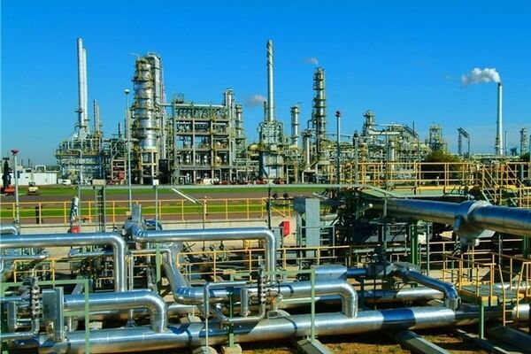 هیئت تجاری عراق از پتروشیمی خرم آباد بازدید کردند