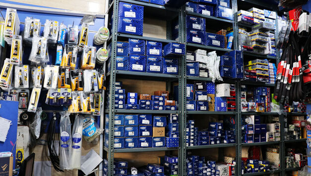 عرضه خودروهای وارداتی بدون قطعات و گارانتی