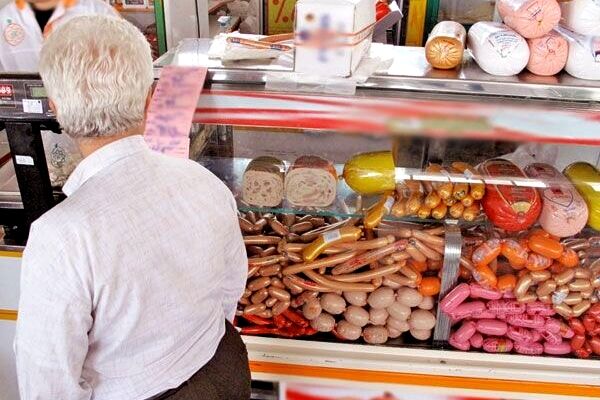 کاهش فروش محصولات گوشتی/ گرانی گوشت به شب عید می‌رسد 
