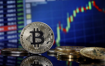 سقوط ۱۰ درصدی قیمت بیت‌کوین