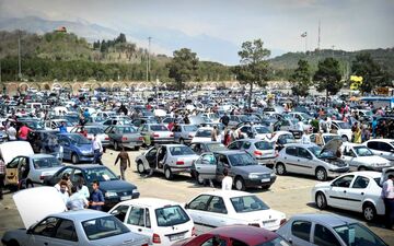 بازار بی‌مشتری خودرو/تاثیر روانی مکانیسم ماشه