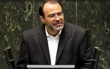 سیل نقدینگی پایه‌های اقتصاد کشور را ویران می‌کند