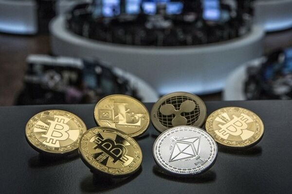 قیمت بیت کوین ریخت / اتریوم در کانال 1600 دلار ماند