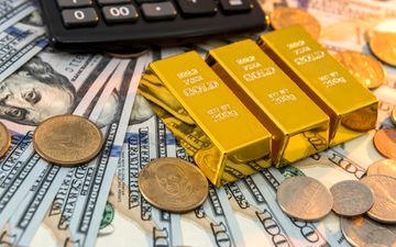 پرواز قیمت دلار و سکه / قیمت طلا درحال افزایش است