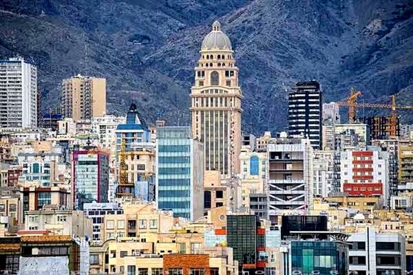 برخی بانکها ملک احتکار می کنند