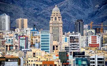 برخی بانکها ملک احتکار می کنند