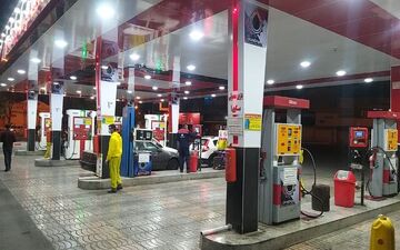 ورود دستگاه‌های نظارتی به فروش اجباری مکمل در پمپ بنزین‌ها