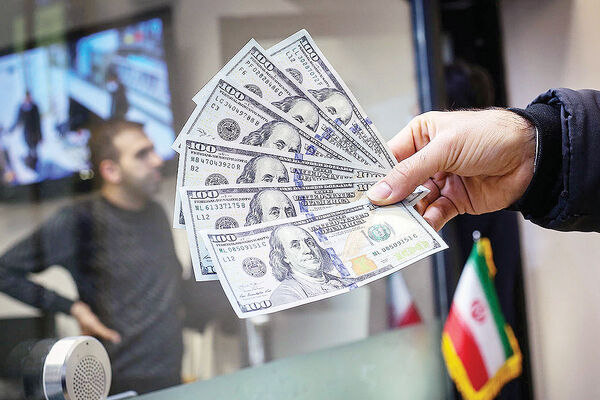 تنش های خارجی بهانه است؛ گرانی دلار ناشی از مدیریت غلط دولتی هاست