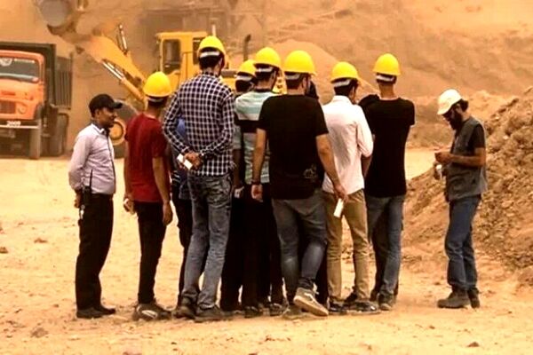 پرداخت نیمی از مزد نیروهای فاجد توسط ایمیدرو