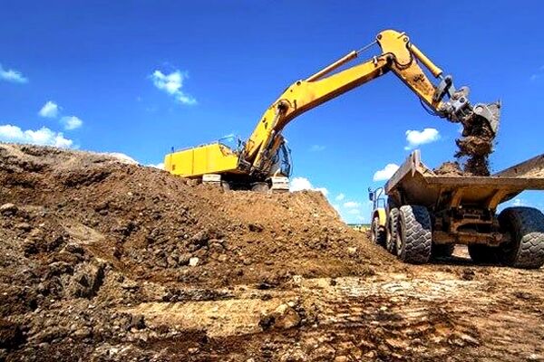 وعده ترخیص تمام ماشین آلات موجود در گمرکات