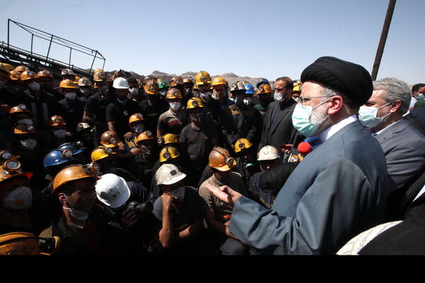 گنجاندن تعیین مزد کارگران در لایحه ارسالی دولت به مجلس، تخلف آشکار از قانون کار است/ با این تخلف، قدرت چانه‌زنی کارگران کاهش می‌یابد