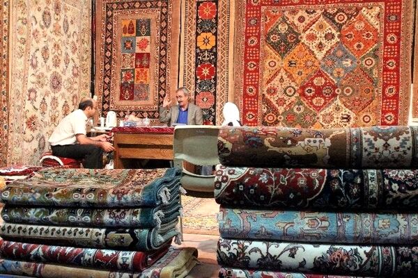 غلبه تارهای تحریم بر پود فرش ابریشم ایرانی