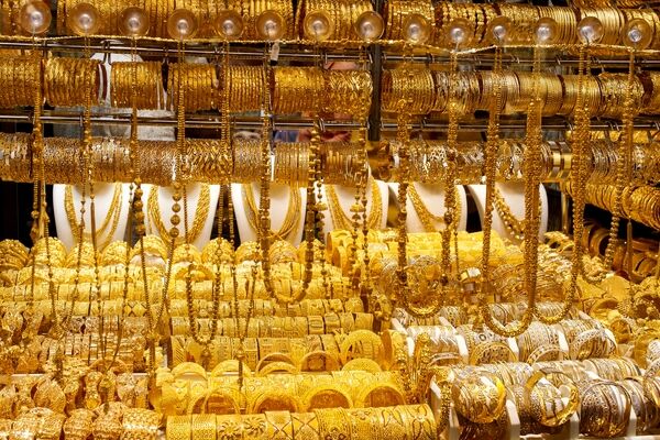 افزایش جزئی قیمت طلا ۱۸عیار