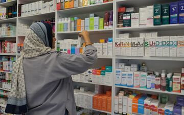 ارزشیابی داروخانه‌ها بر اساس حجاب را تکذیب می‌کنم