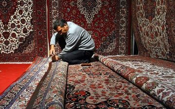 تیغ قاچاقچیان بر تار و پود فرش ایرانی 