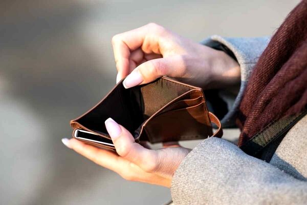 نحوه محاسبه حقوق کارمندان و بازنشستگان در بودجه ۱۴۰۴ چگونه است؟ 