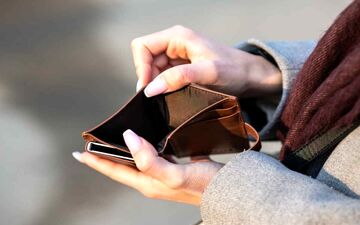 افزایش ۲۰درصدی حقوق کارمندان در سال ۱۴۰۵/کارکنان دولت در یک قدمی خط فقر