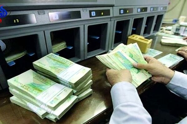 چرا وزیر اقتصاد از تسهیلات بانک‌ها به کارمندان خود دفاع کرد؟
