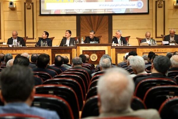 رییس اتاق ایران: وضعیت اقتصادی مردم در شان جمهوری اسلامی نیست