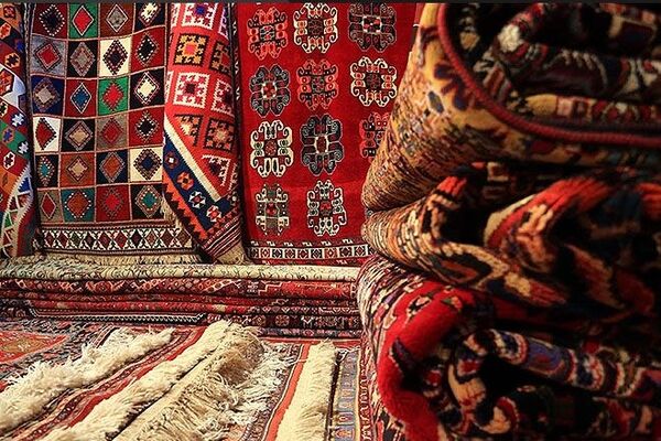 بازار فرش ایران در قبضه فرش های قاچاق افغانستان 