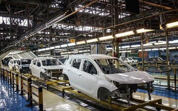 سهم خودروسازان دولتی و خصوصی از تولید چقدر است؟