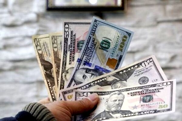 عرضه سنگین دلار در دهه فجر / پیش بینی قیمت دلار امروز 23 بهمن 1401