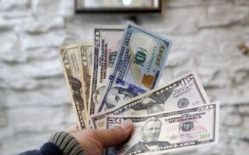 عرضه سنگین دلار در دهه فجر / پیش بینی قیمت دلار امروز 23 بهمن 1401