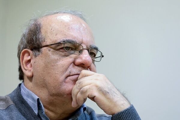 بخش مهمی از تولیدات ایران از طریق رانت توزیع می‌شود