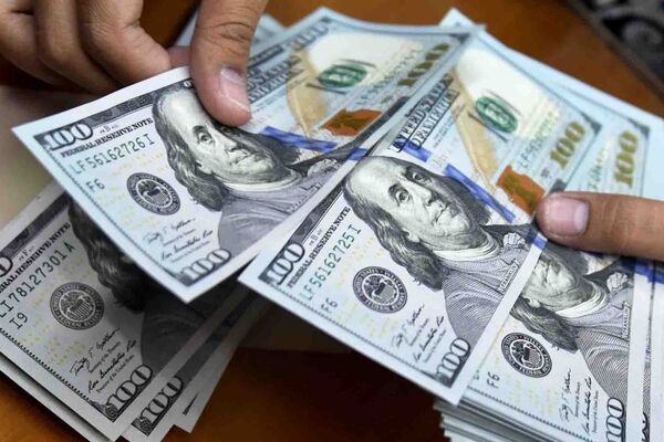قیمت دلار برای چهارمین روز متوالی ۲۷۳۹۵۳ریال اعلام شد

