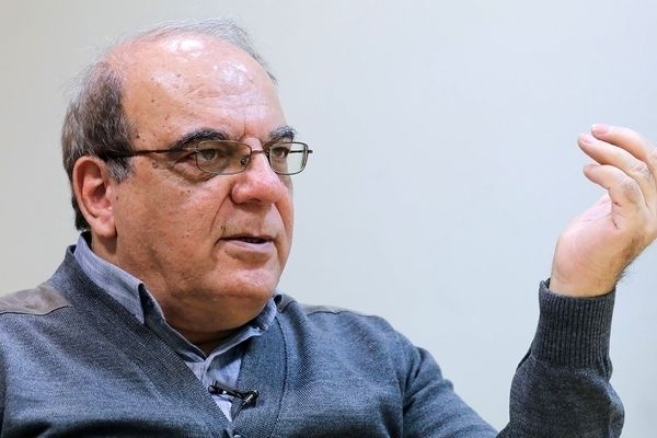 همتی از رسانه نزدیک به دولت شکایت می‌کند؟