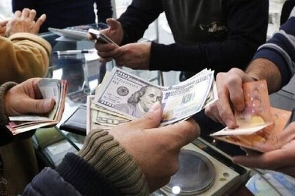 فروش ارز با کارت ملی متوقف شد