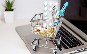 آخرین وضعیت تدوین آیین نامه فروش اینترنتی دارو 