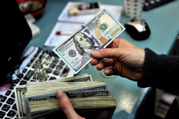روند نرخ ارز در 23 اردیبهشت چگونه است؟ / دلار به انتظار کدام خبر رنج می‌زند؟