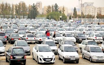 چالش نقدینگی گریبان‌گیر خودروسازان / اجرای مصوبه فروش ۱۲۰ هزار خودرو غیرممکن است