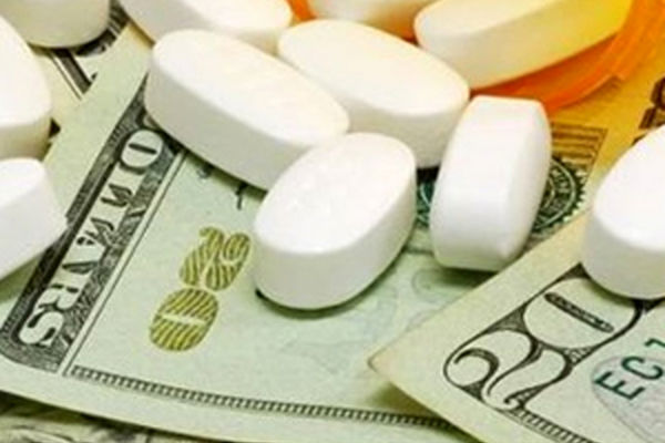 انتقاد از اعلام خبر «۴۰ درصد داروخانه‌ها در آستانه ورشکستگی»