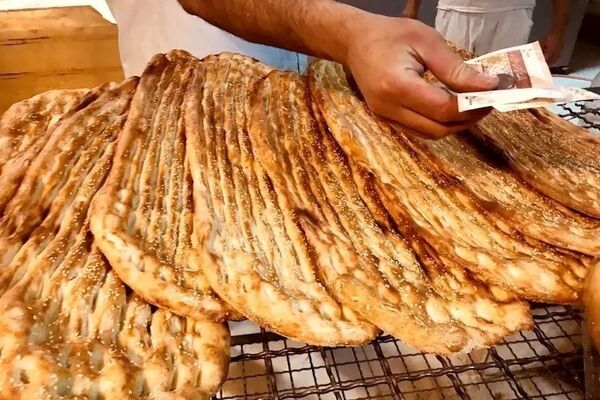 علت ظهور پدیده نان چند نرخی در سراسر کشور چیست؟