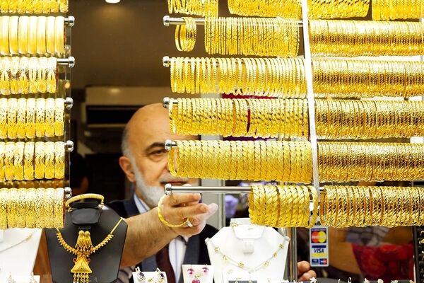 چرا طلافروشان مانند سایر اصناف به قوانین تن نمی‌دهند ؟