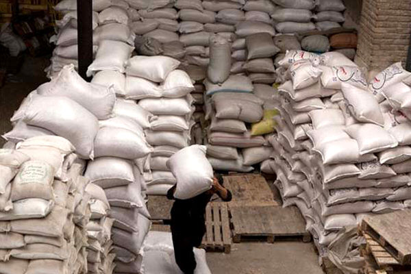 مانور کالاهای ممنوعه وارداتی در بازار/ تولید ملی چطور خاکستر نشین شد؟