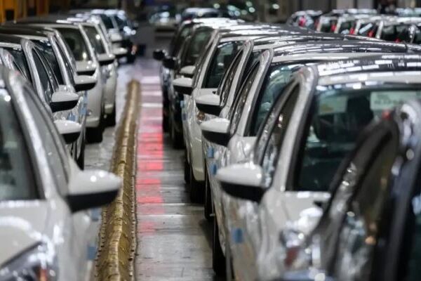 وعده وزارت صمت درباره بازار خودرو/چالش قیمت‌گذاری دستوری خودرو حل می‌شود؟
