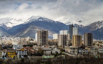سایه رکود سنگین بر سر بازار مسکن تهران / خرید و فروش ملک در پایتخت رونق می‌گیرد؟