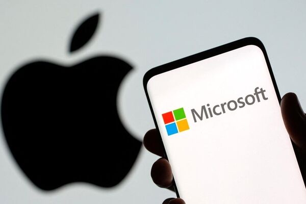مایکروسافت نیم تریلیون ارزشمندتر از اپل