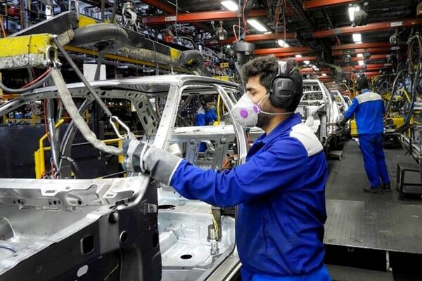 تشدید مخالفت‌ها با واگذاری ایران خودرو به شرکت کروز 