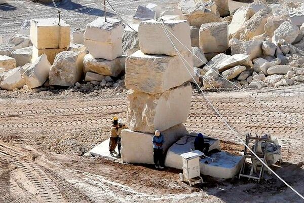مشکلات صادرات مستقیم سنگ / صادرکنندگان با بانک‌های جهانی دست به گریبان هستند